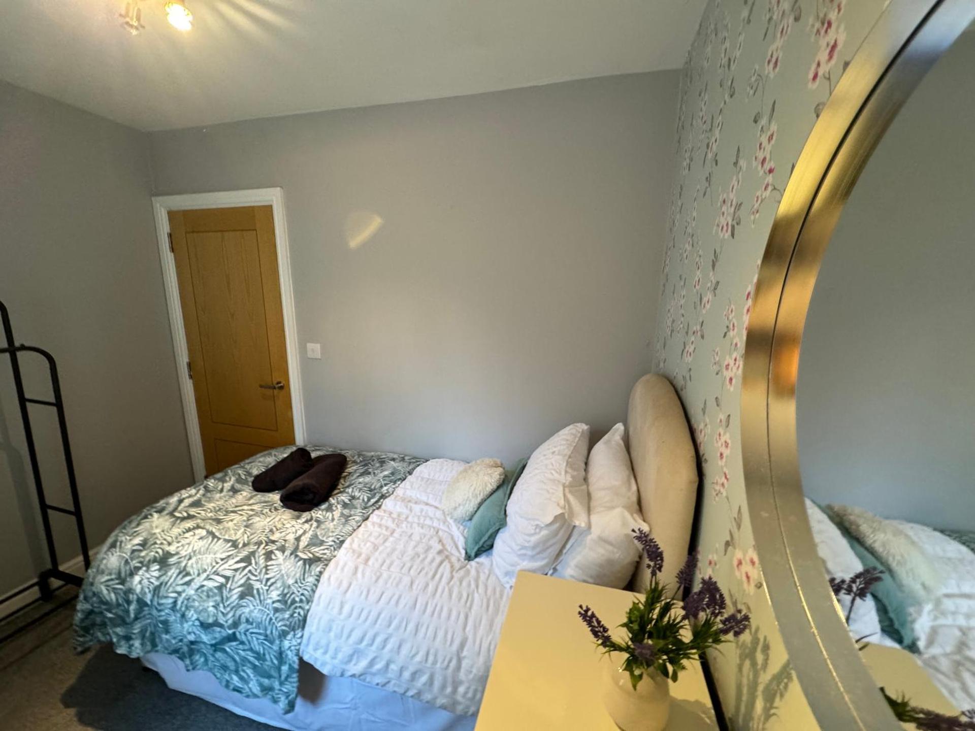 New Road Apartment - 2 Bedrooms - Sleeps 3