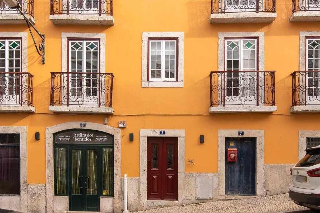 Queen Room with Shared Bathroom