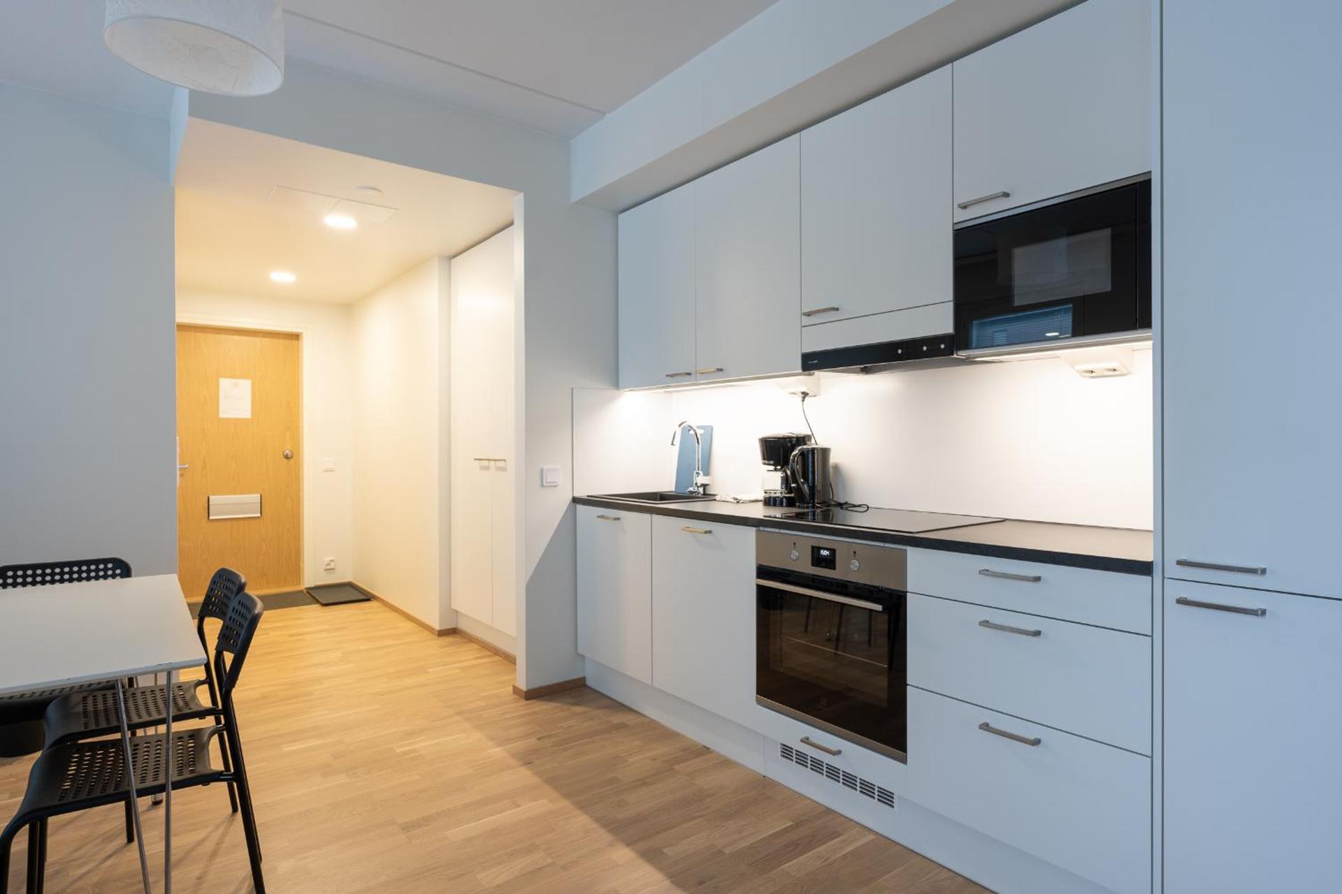 Easy Stay Rooms & Apartments near Airport