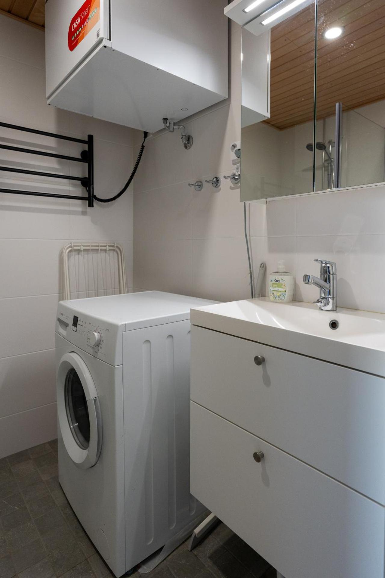 Easy Stay Rooms & Apartments near Airport