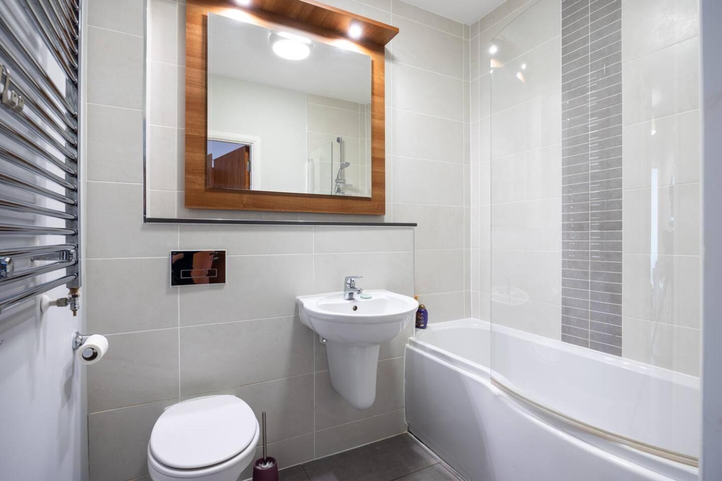 Deluxe Seaview Apartment