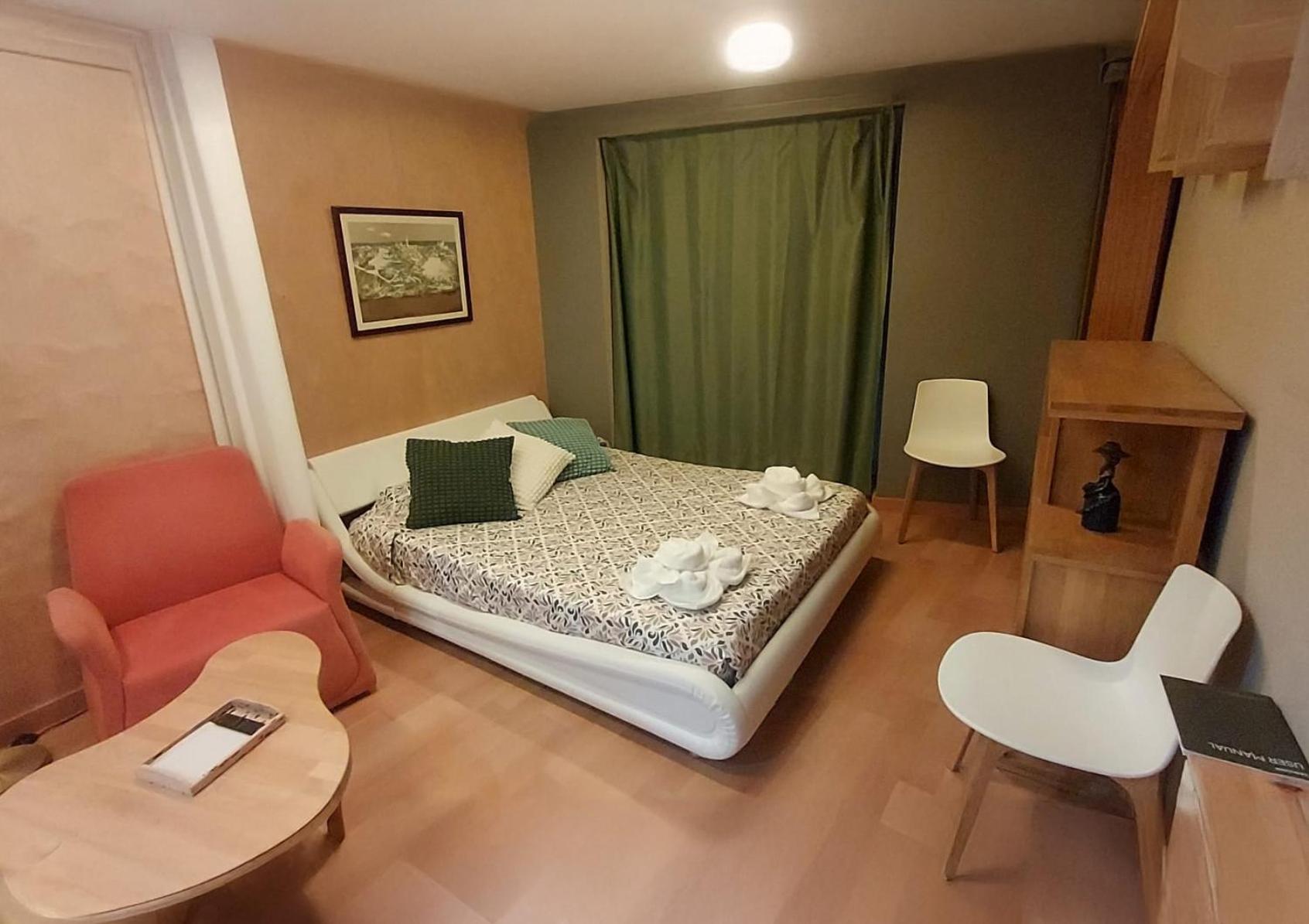 Estudio de diseño con parking en el centro