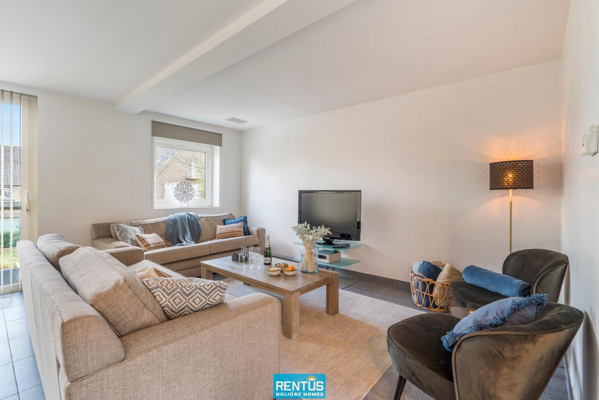 Villa Pippa - house on a short walk from the beach