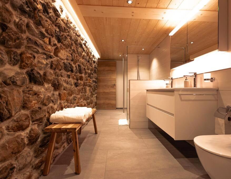 Hidden Retreats 1466 Edition