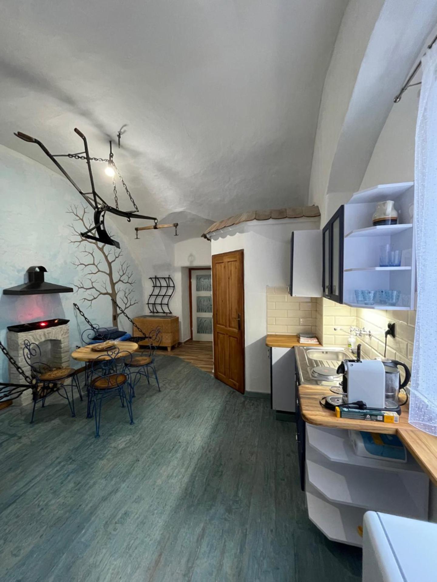 Statek Uhersko - Kovárna