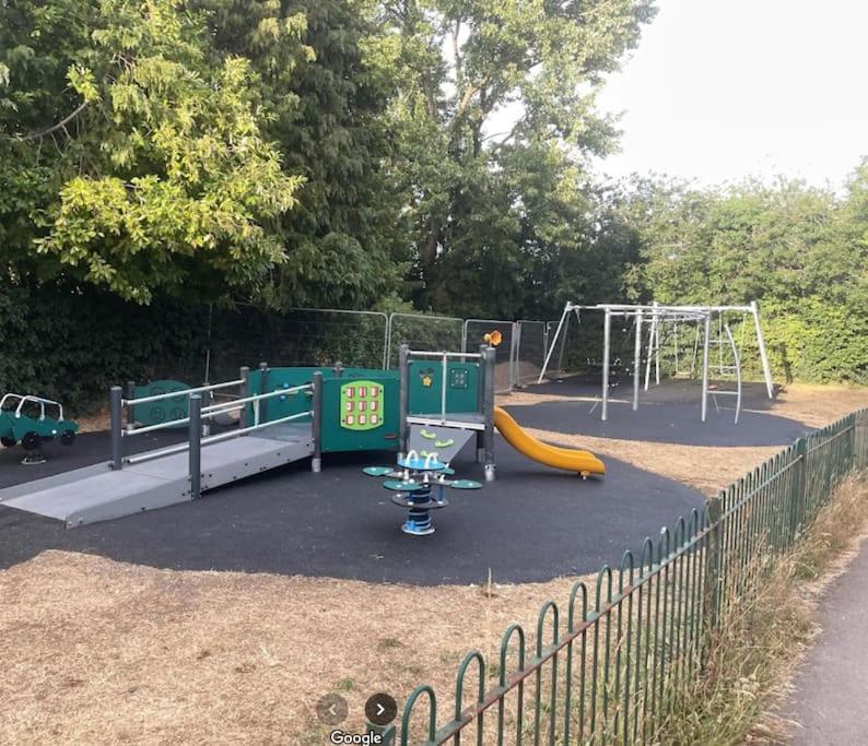 Bicester villa, 5Bedroom, Parking, WiFi, Garden