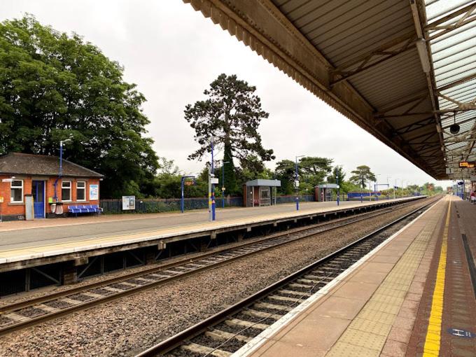 Bicester villa, 5Bedroom, Parking, WiFi, Garden