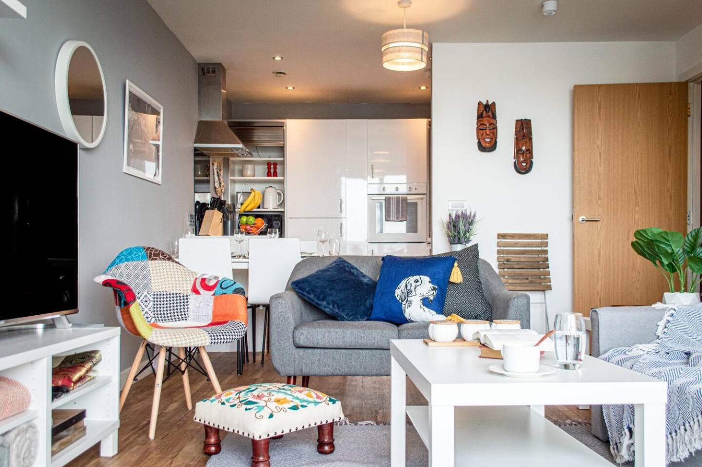 Stunning Mersey View Flat W Parking In Liverpool