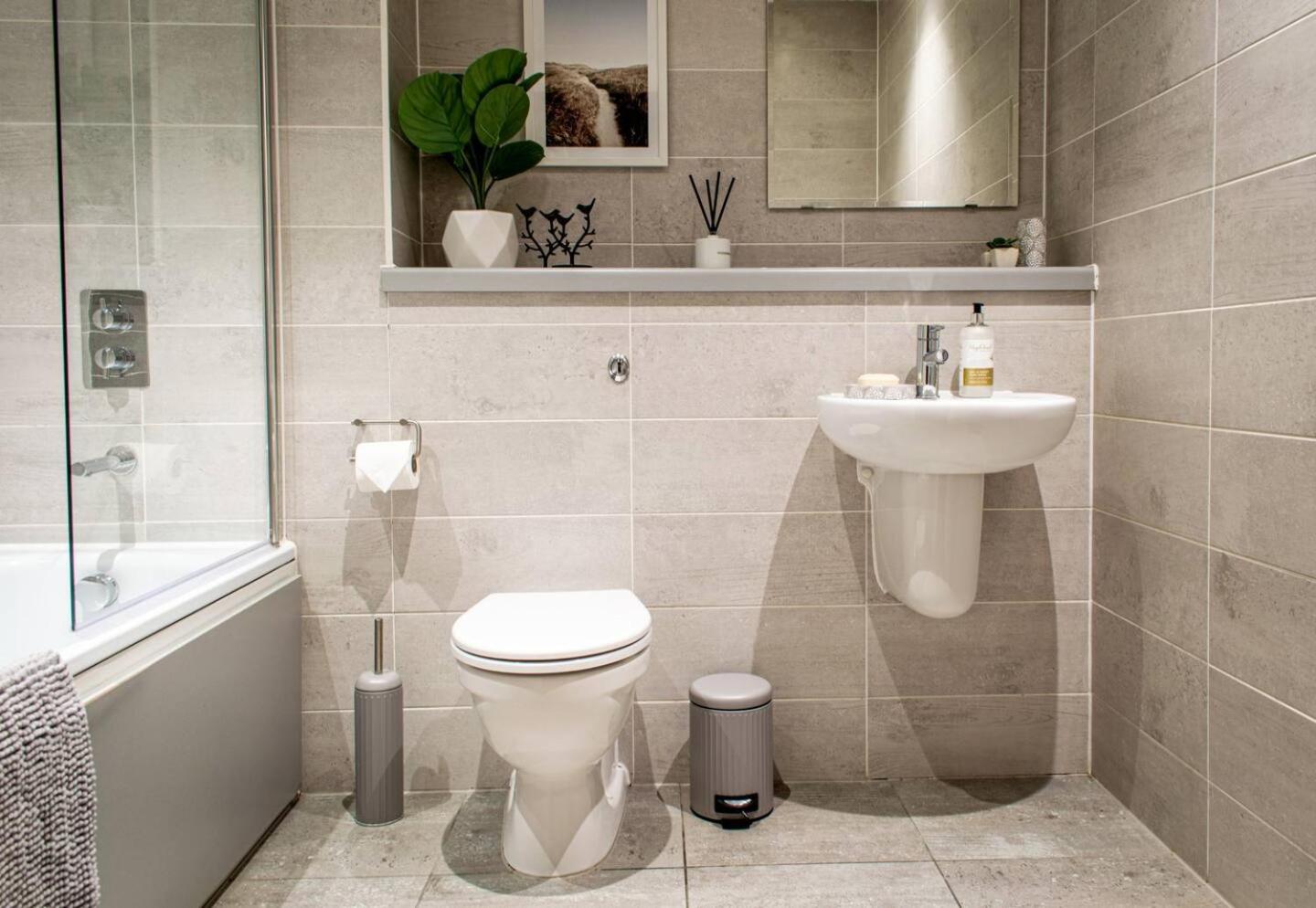 Stunning Mersey View Flat W Parking In Liverpool