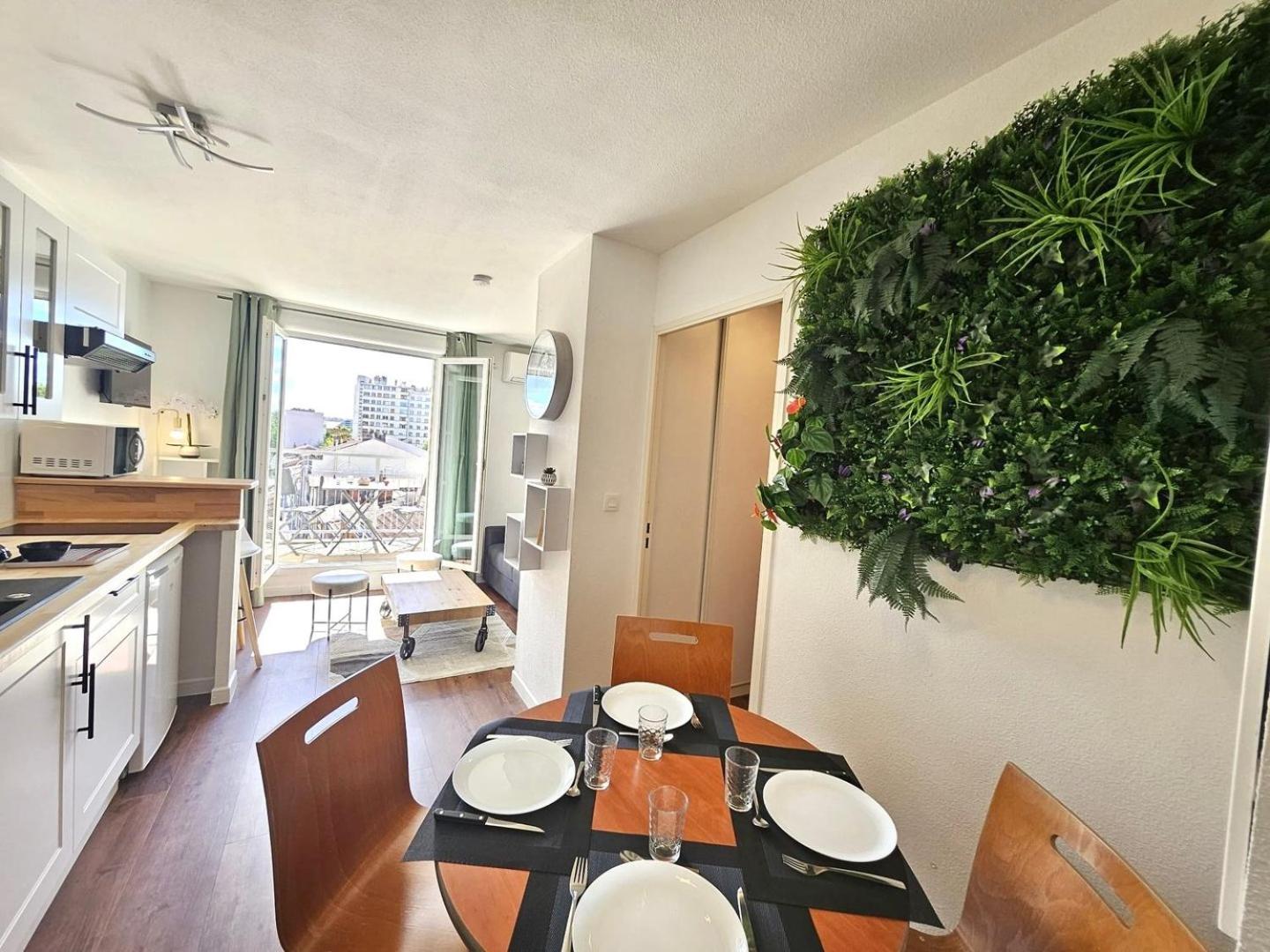 T2 neuf - centre - Parking supp