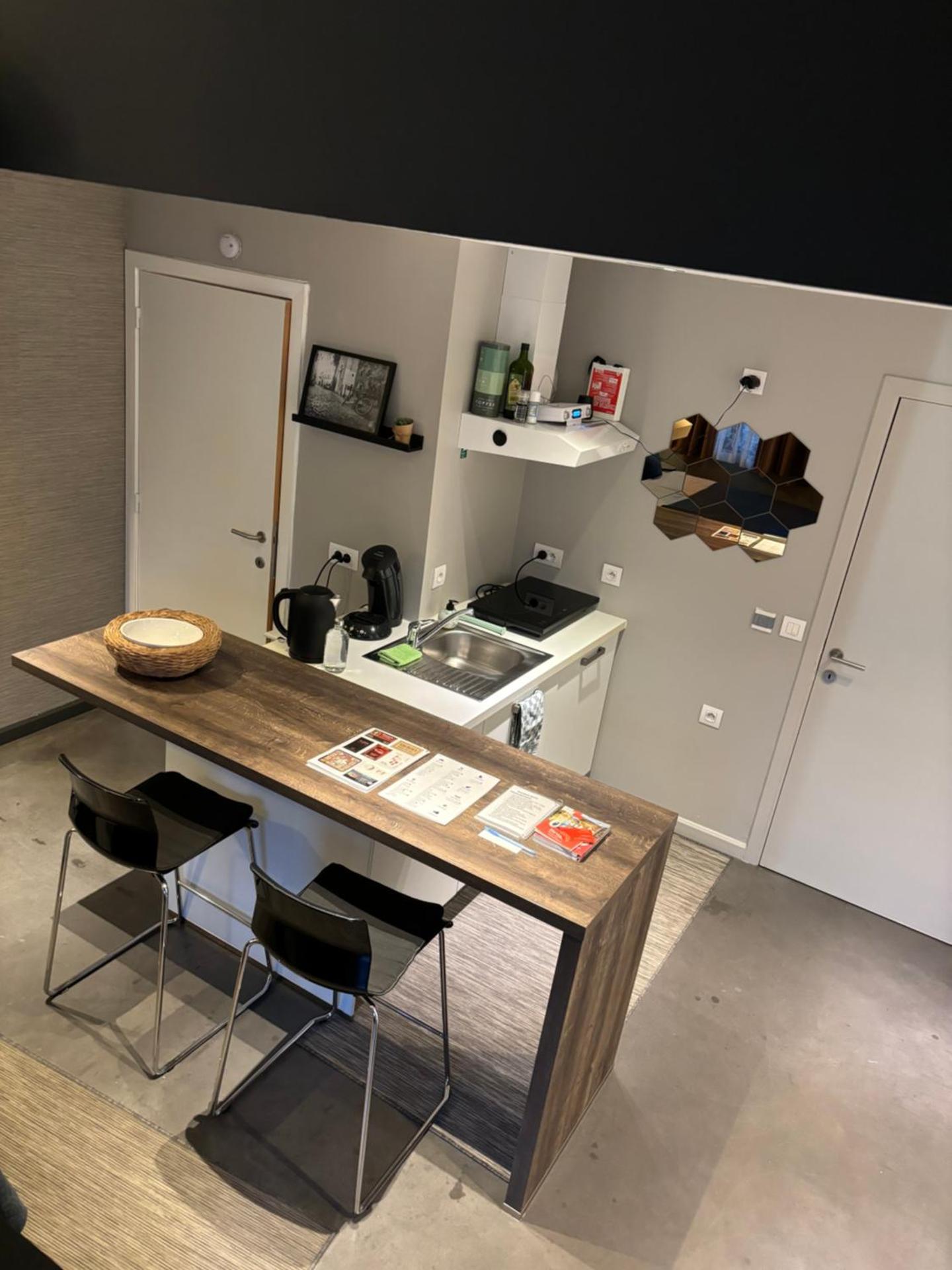 Kitchen or kitchenette