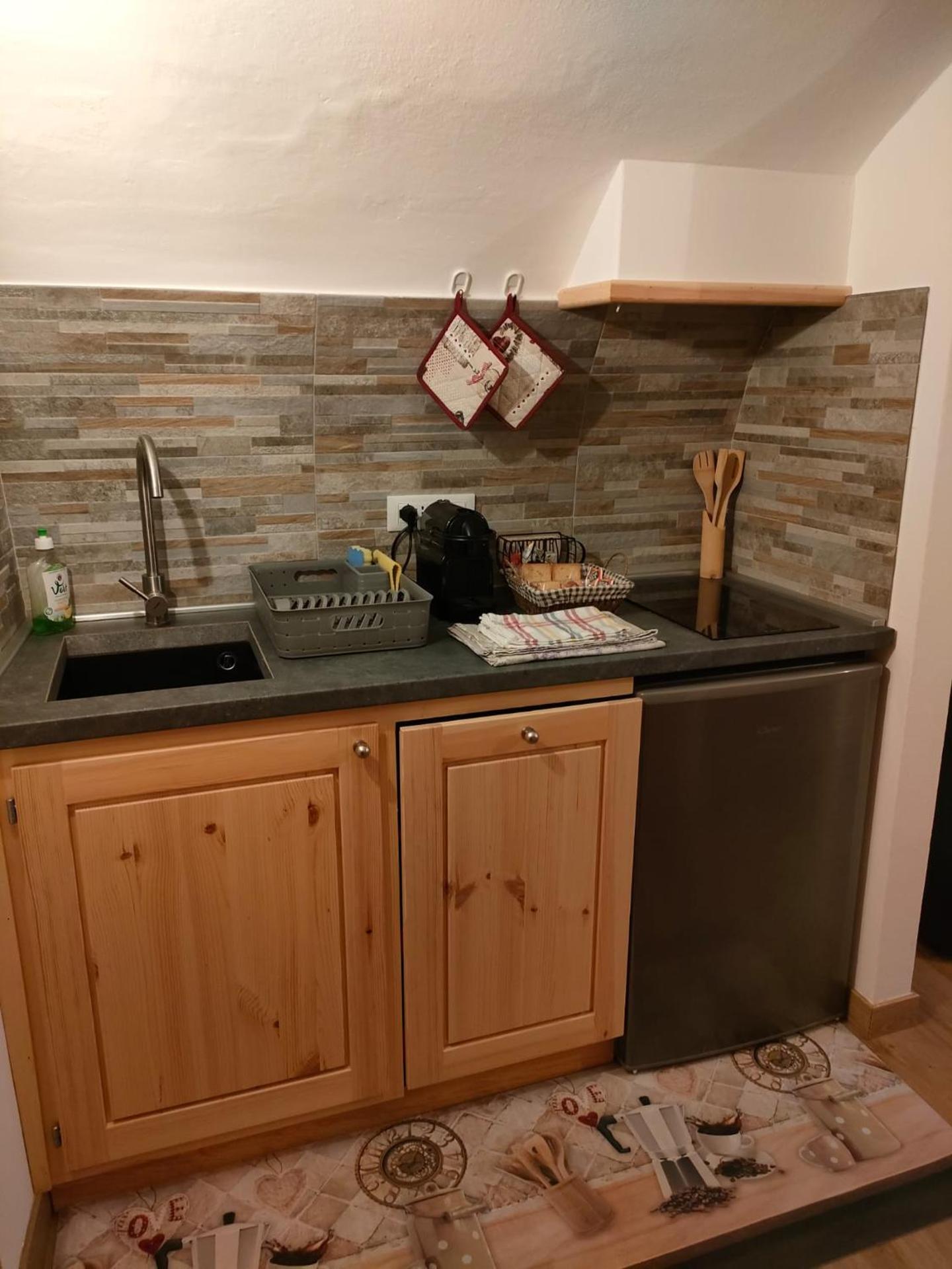 Kitchen or kitchenette