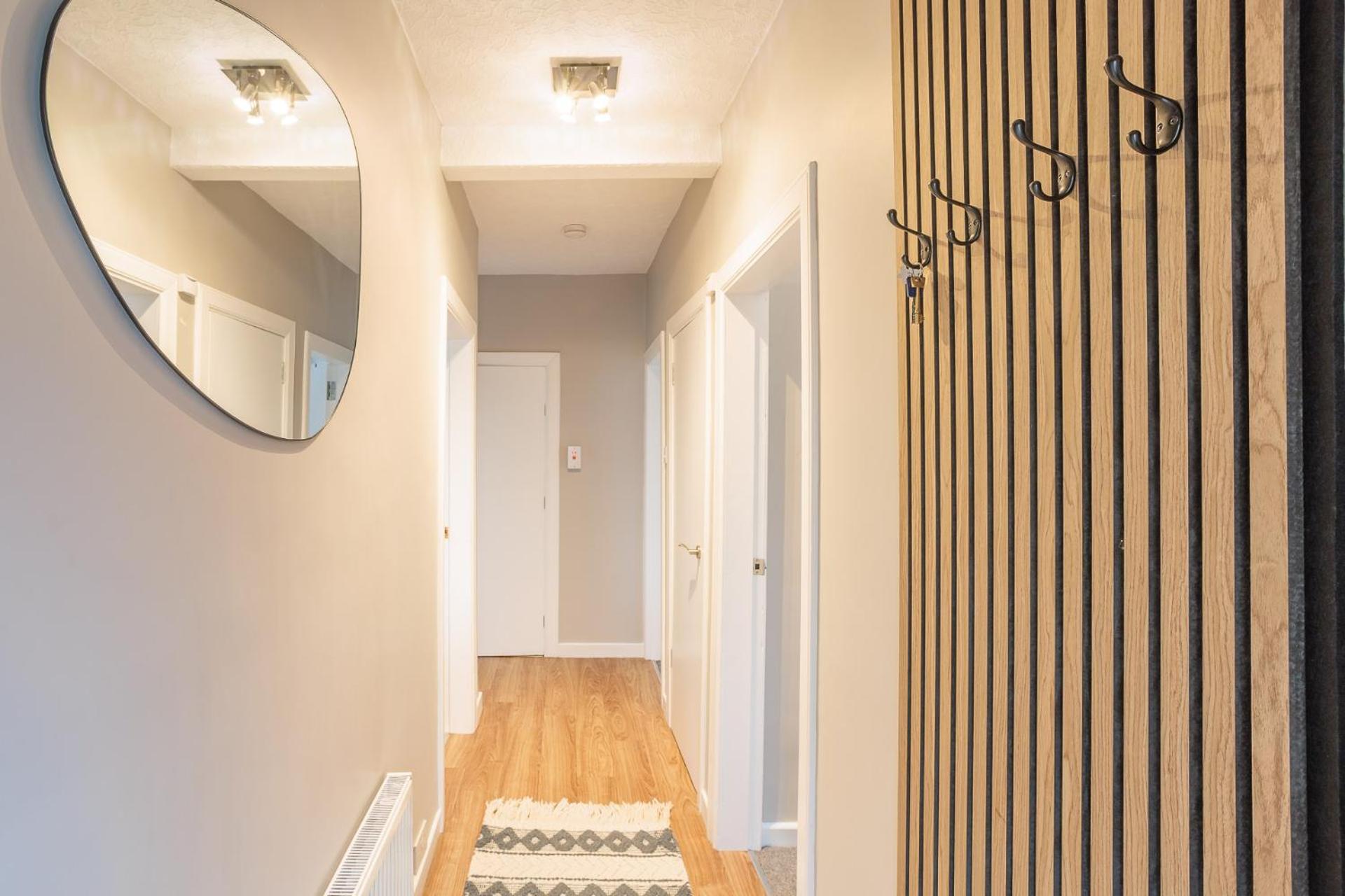 Stylish Two Bedroom Apartment with Private Parking