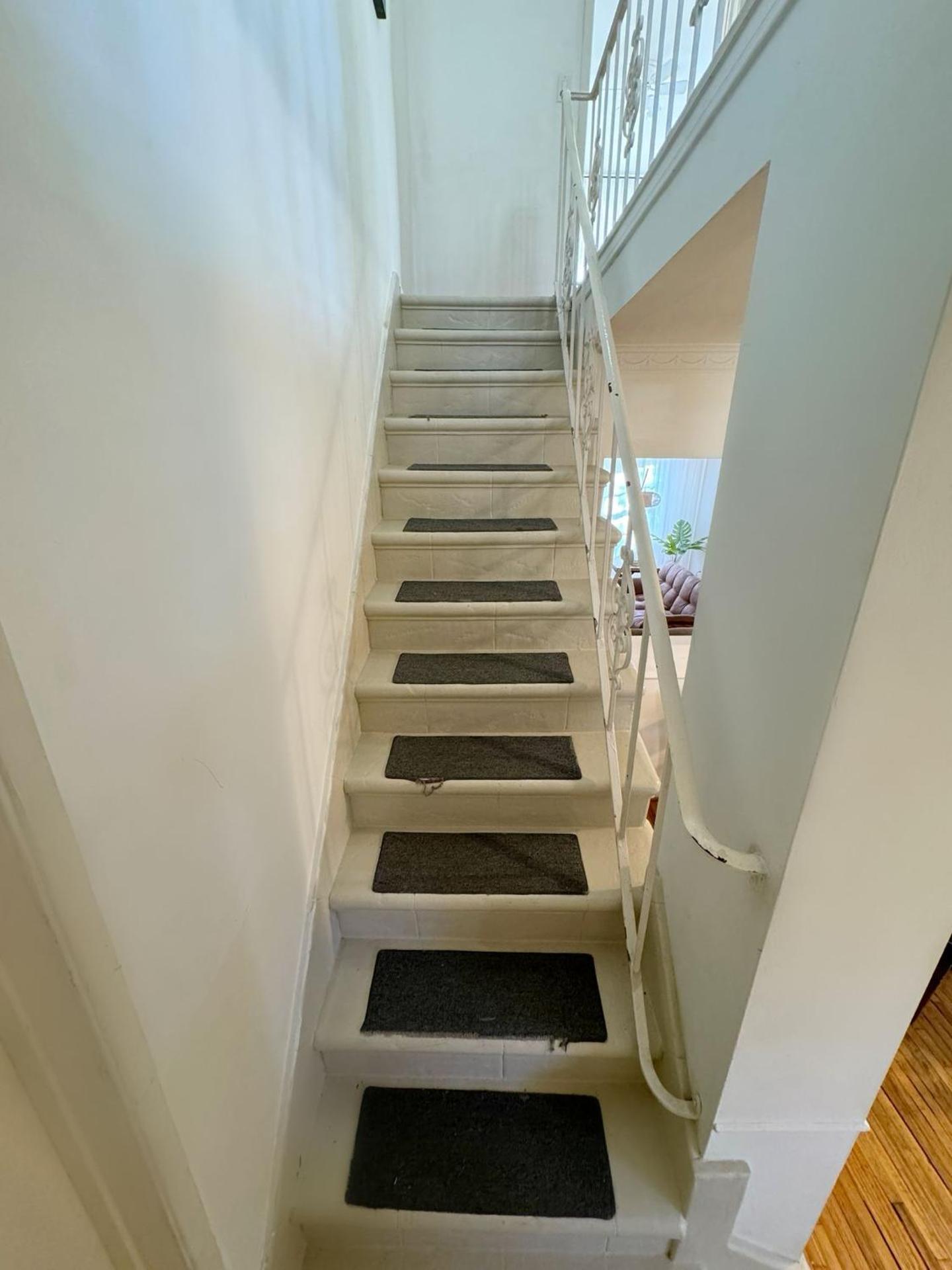 Bargain Beverly Hills 3 Bedroom in great area 5 minutes to Rodeo Drive