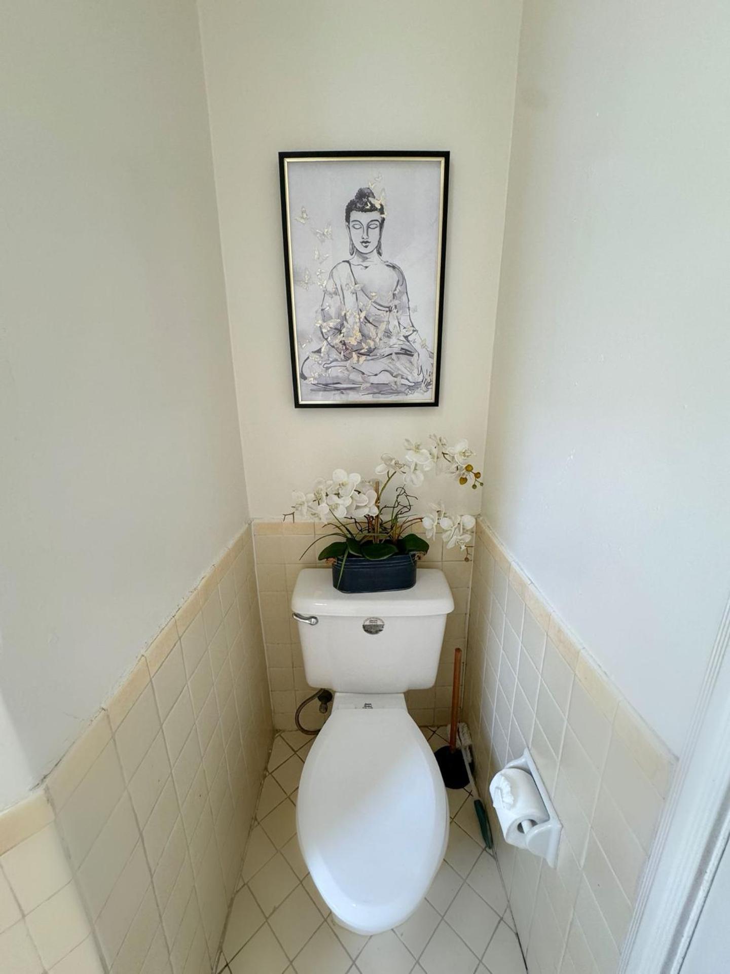 Bargain Beverly Hills 3 Bedroom in great area 5 minutes to Rodeo Drive