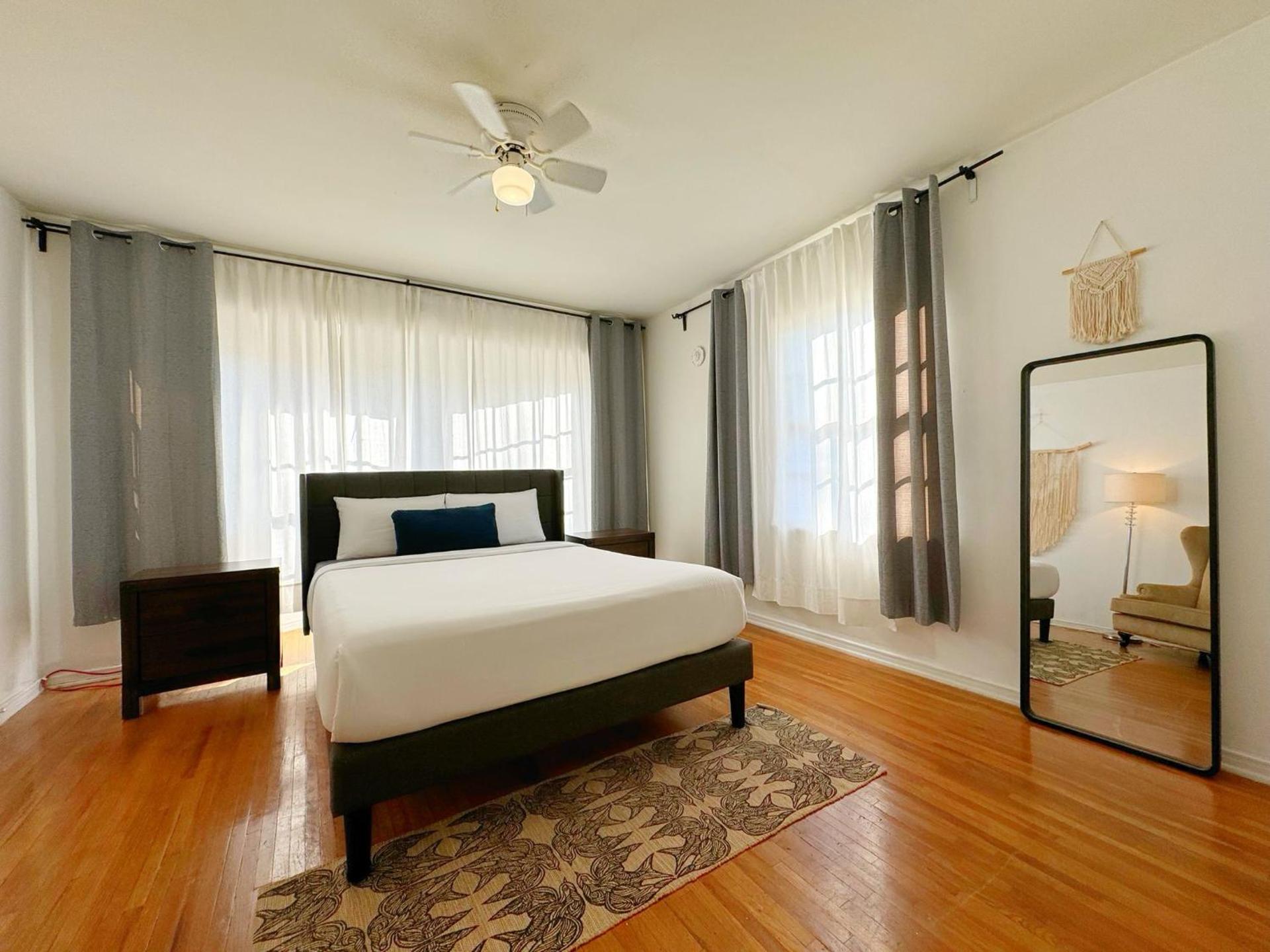 Bargain Beverly Hills 3 Bedroom in great area 5 minutes to Rodeo Drive