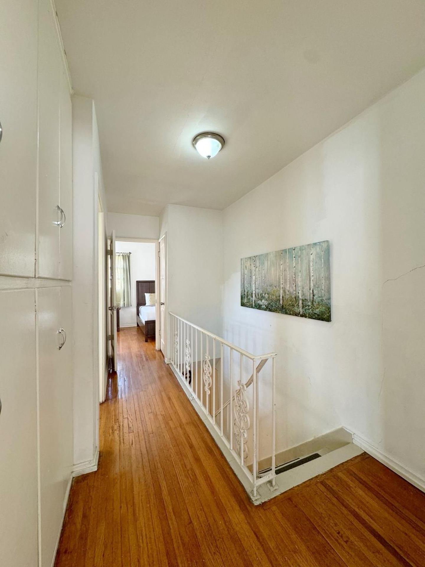 Bargain Beverly Hills 3 Bedroom in great area 5 minutes to Rodeo Drive