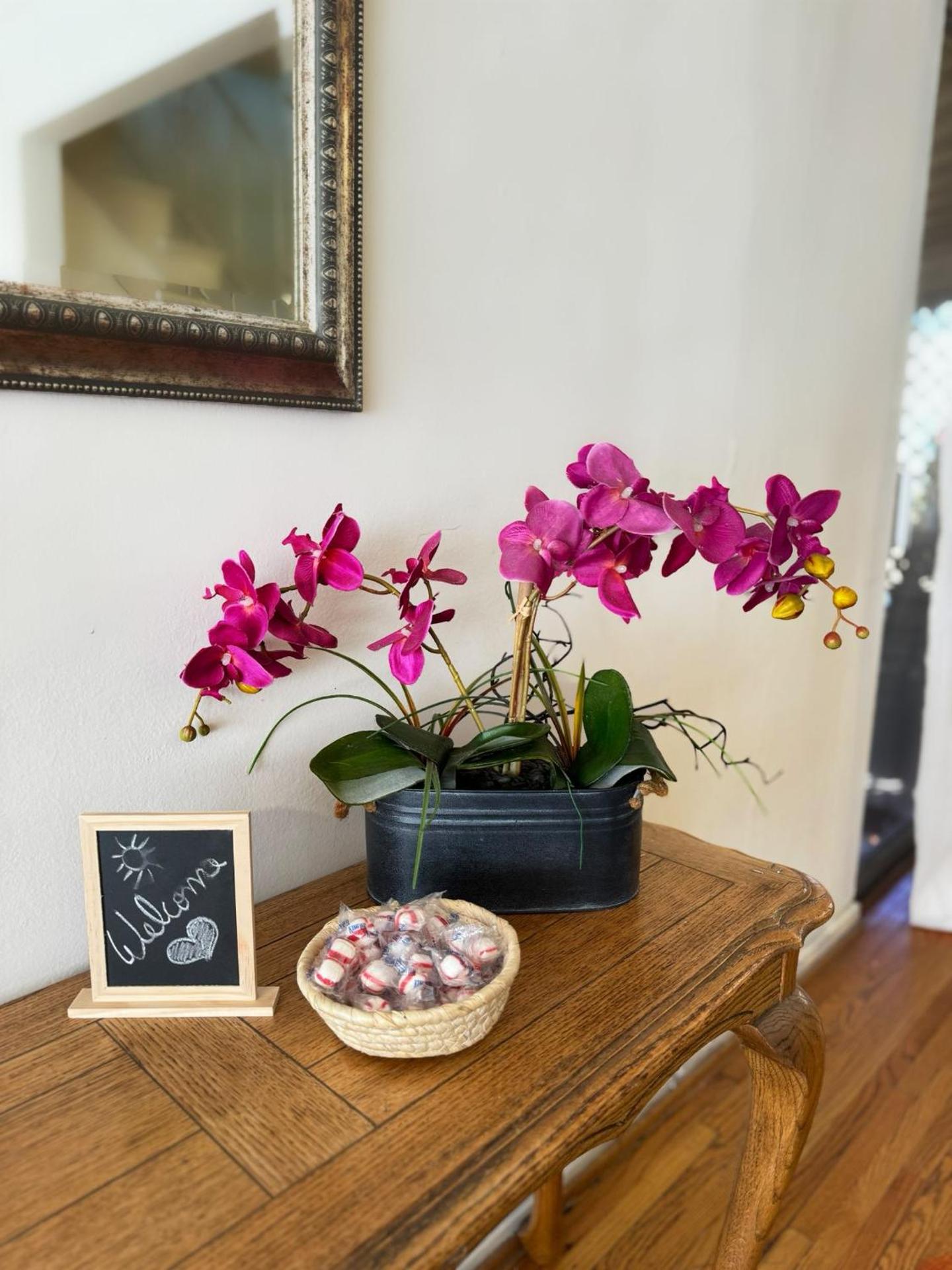 Bargain Beverly Hills 3 Bedroom in great area 5 minutes to Rodeo Drive