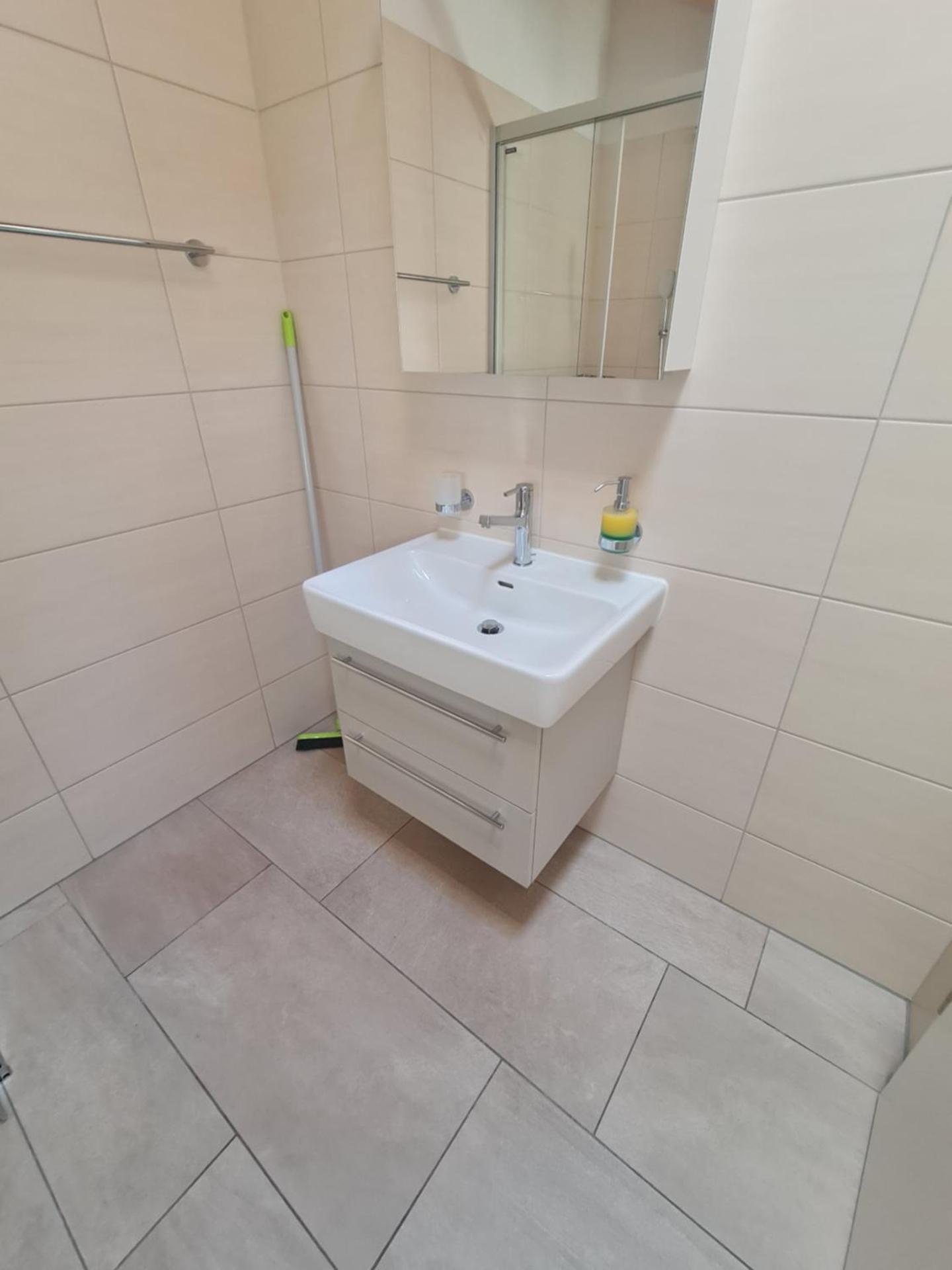 Jungfrau Penthouse - Aare Jungfrau AG