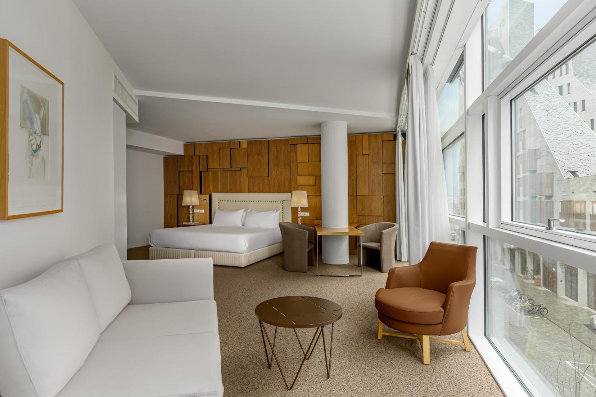 Photo of the whole room