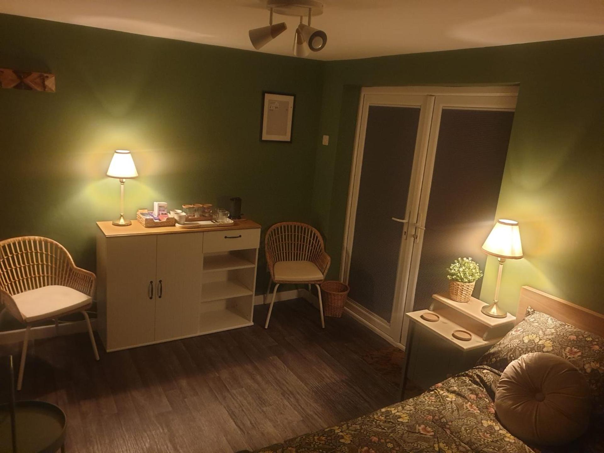 Farsley guest room seperate entrance with double bedroom and private shower room