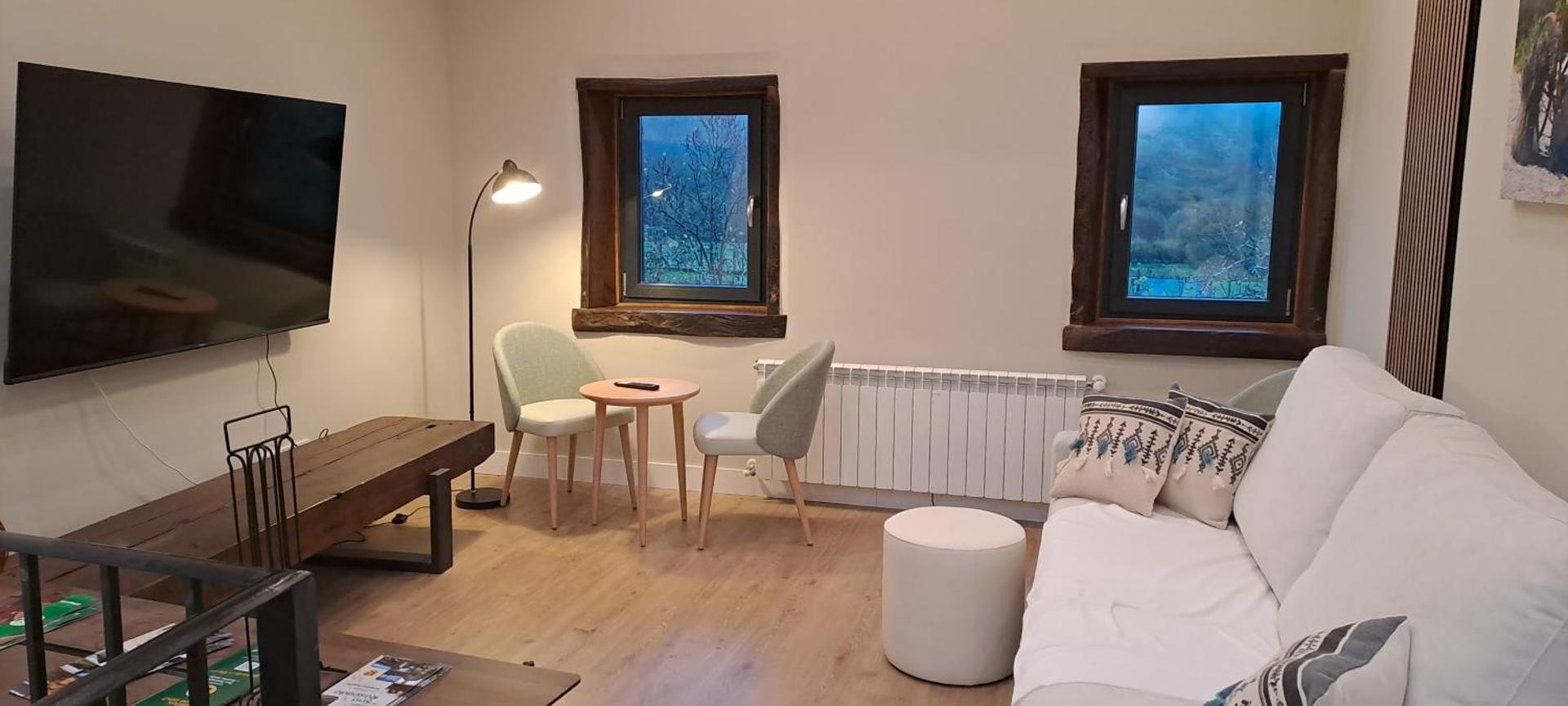 Communal lounge/ TV room