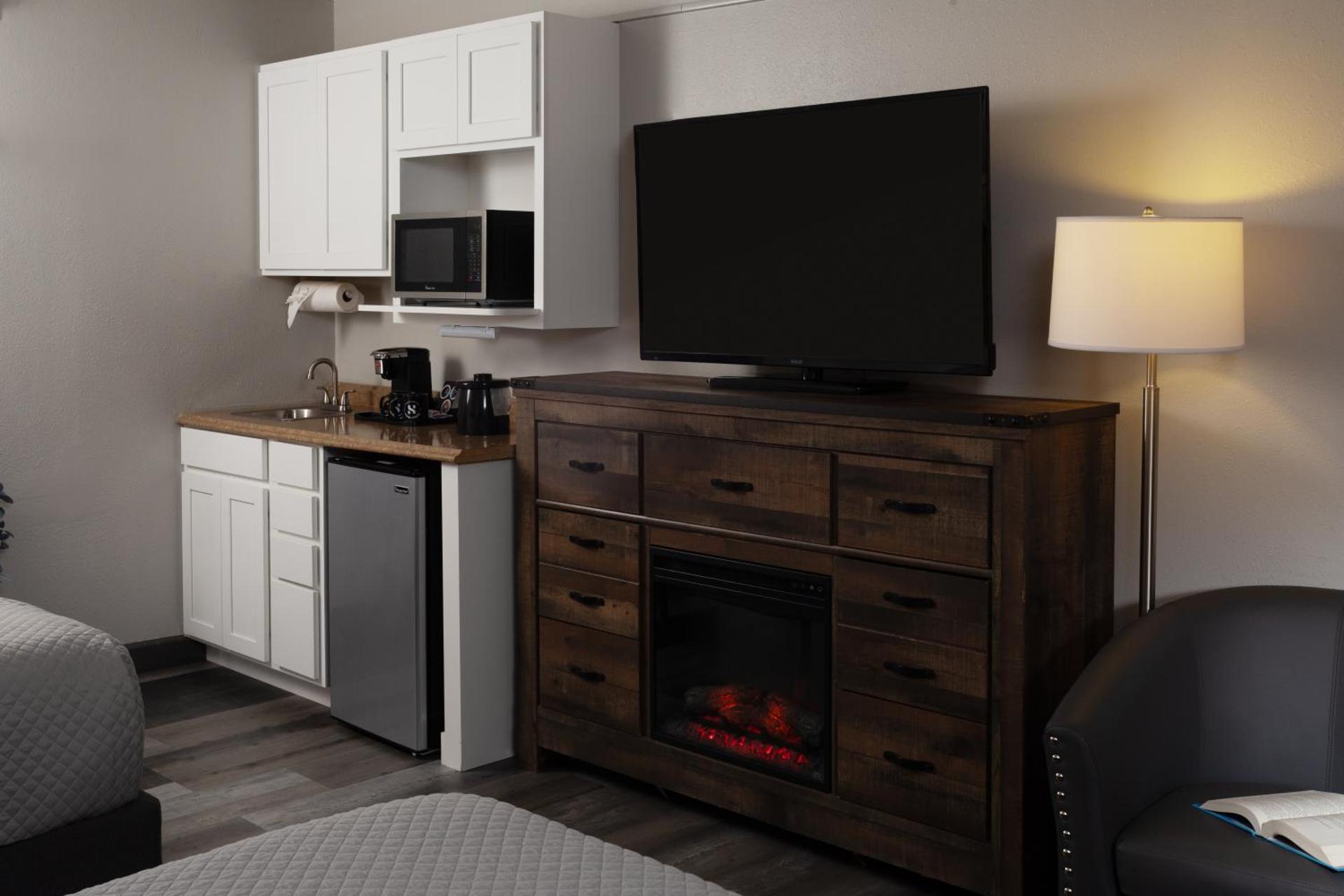 Kitchen or kitchenette