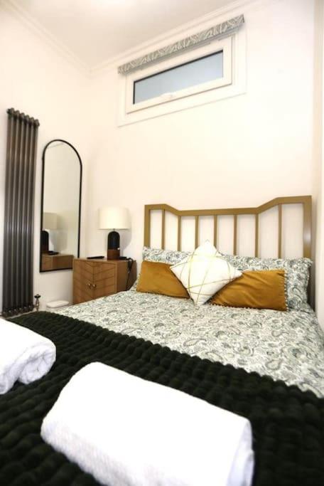 Cosy City Apartment, free street parking