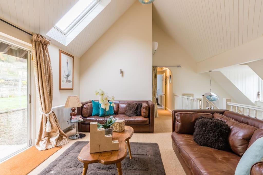 The Chairman's Retreat in The Cotswolds - Space To Relax in the Countryside
