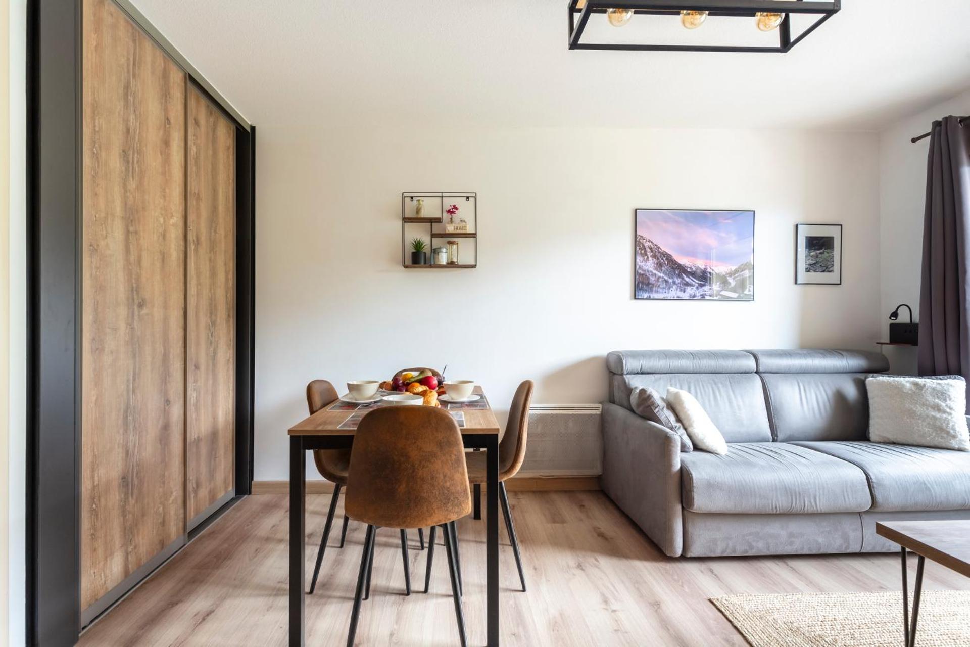 Joli T2, Centre, Parking privé, Wifi, Local à ski