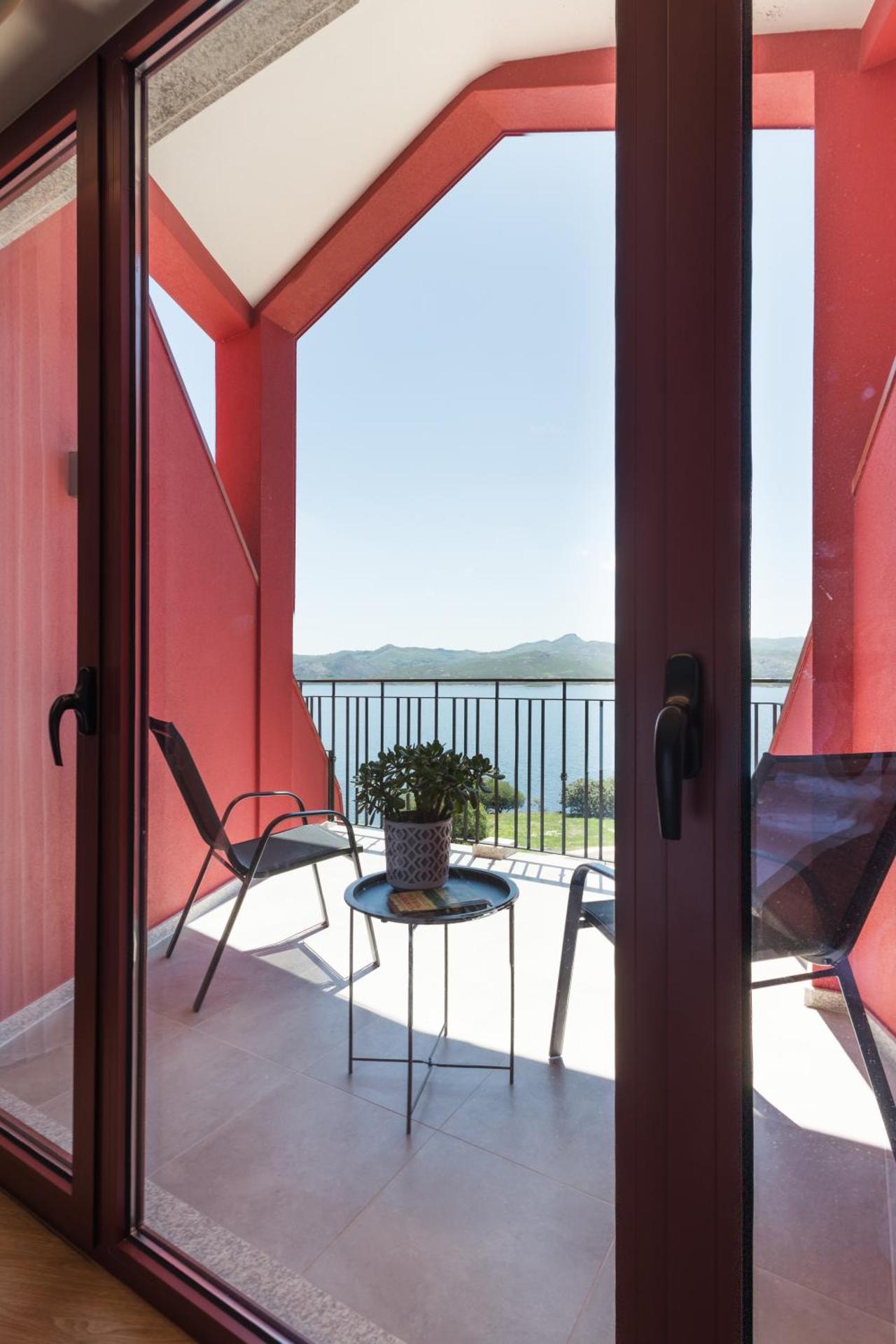 Suite with Lake View