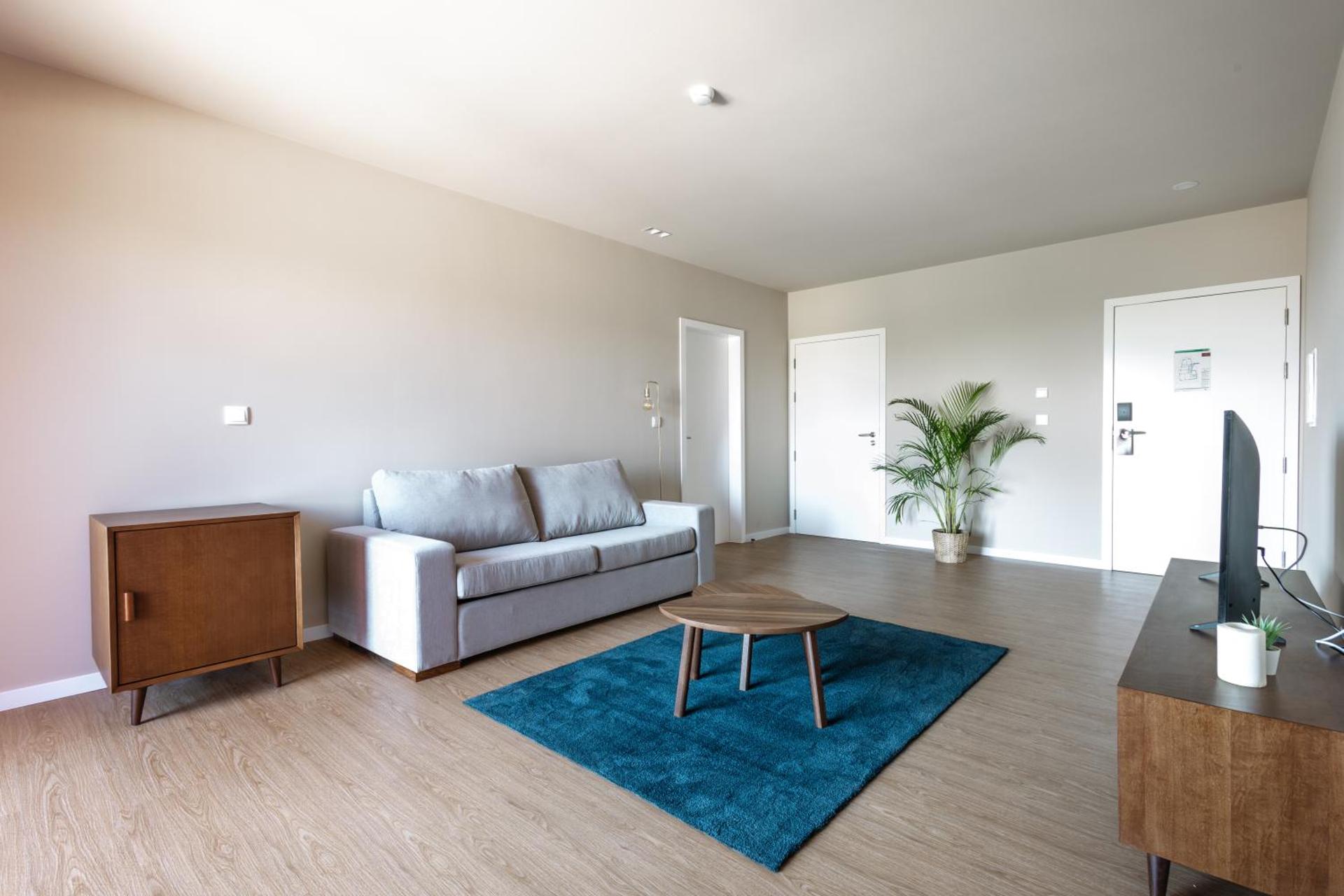 Suite with Lake View