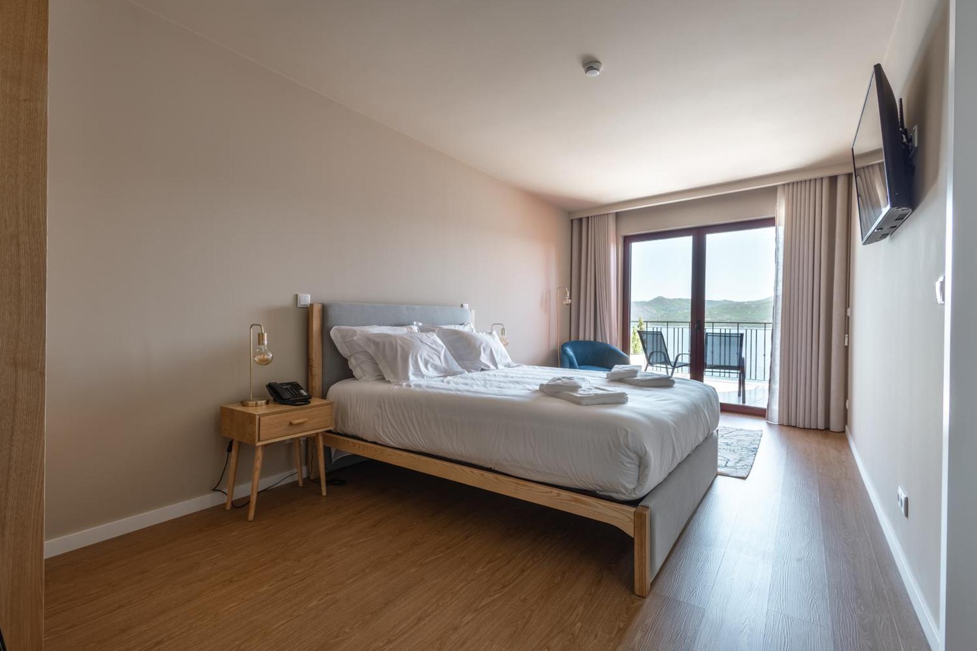 Double Room with Lake View