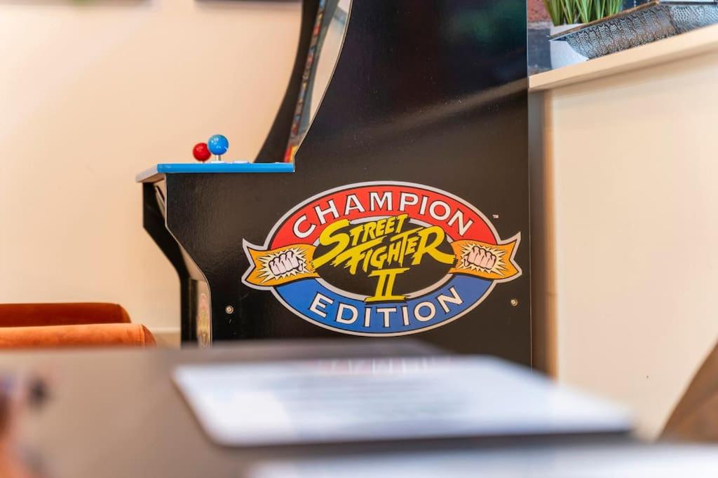 Birmingham City Centre Apartment - Sleeps upto 6 guests, on street car parking