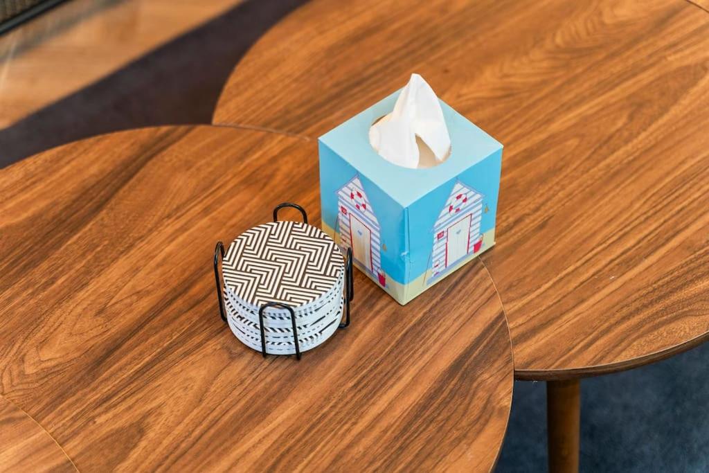 Birmingham City Centre Apartment - Sleeps upto 6 guests, on street car parking