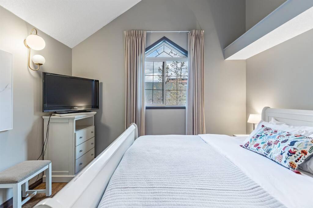 Relaxing Mountain Getaway at Mystic Springs