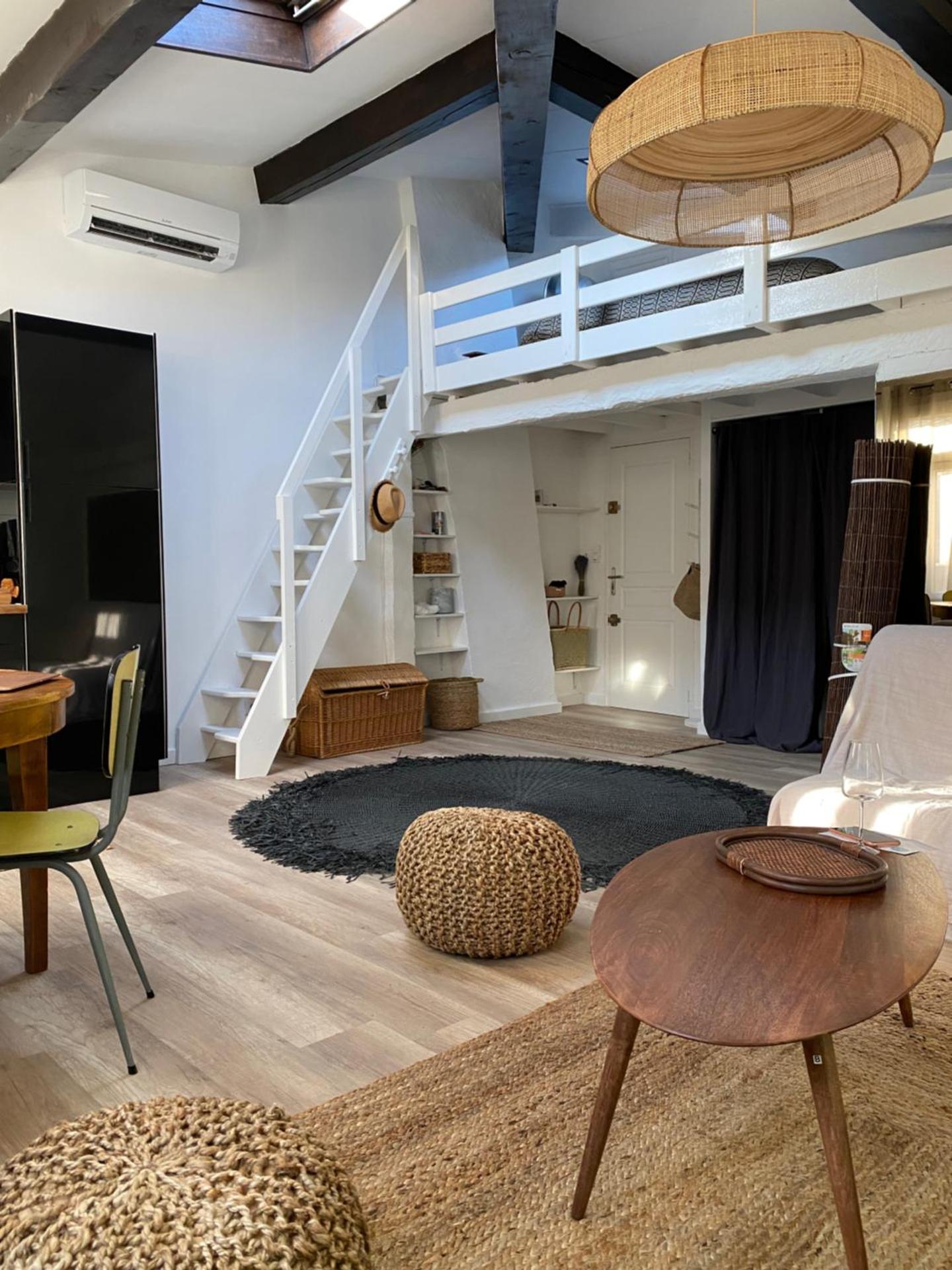 Cassis - Très beau studio climatisé à côté du port