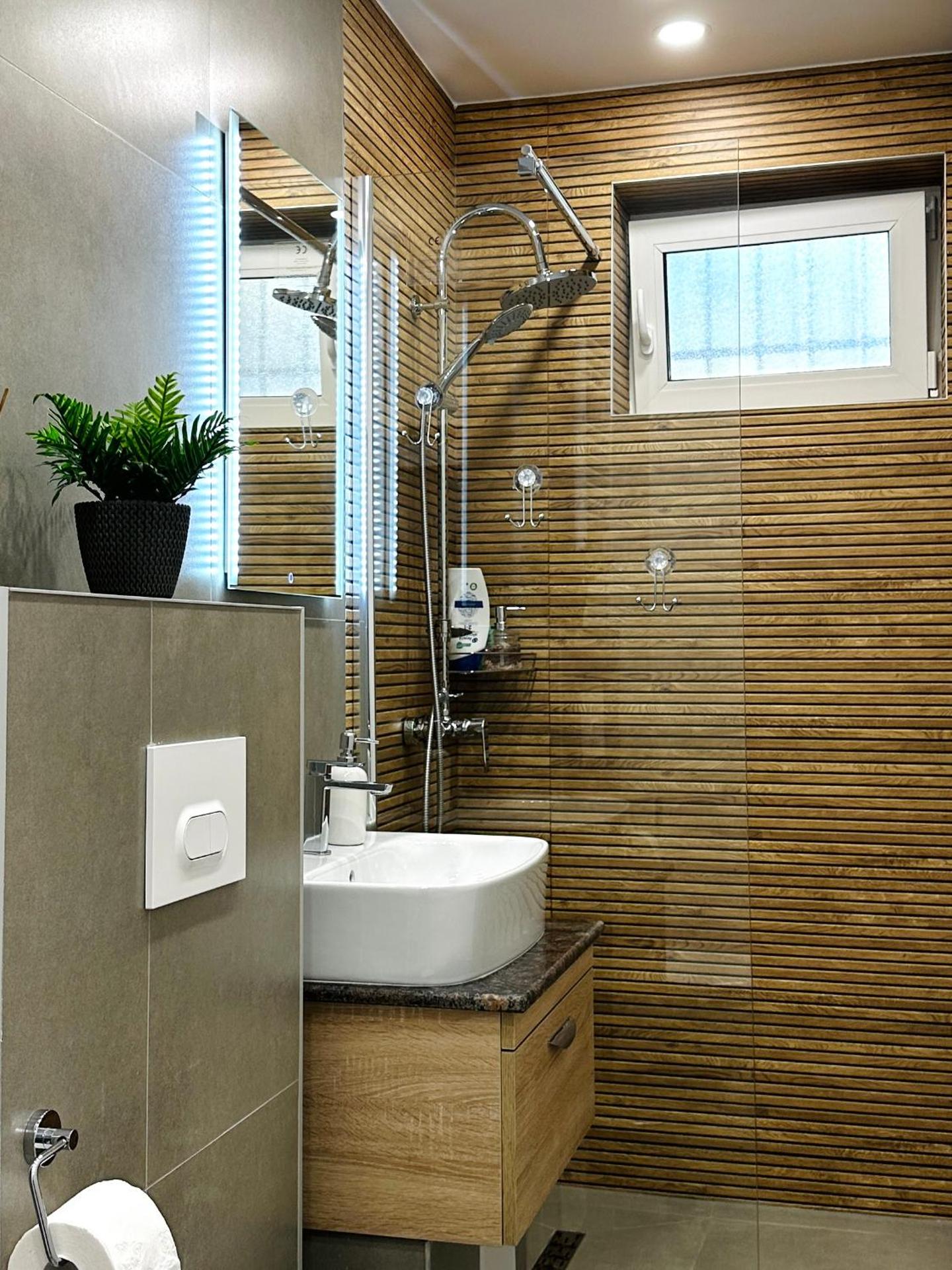 Central Charm Apartment