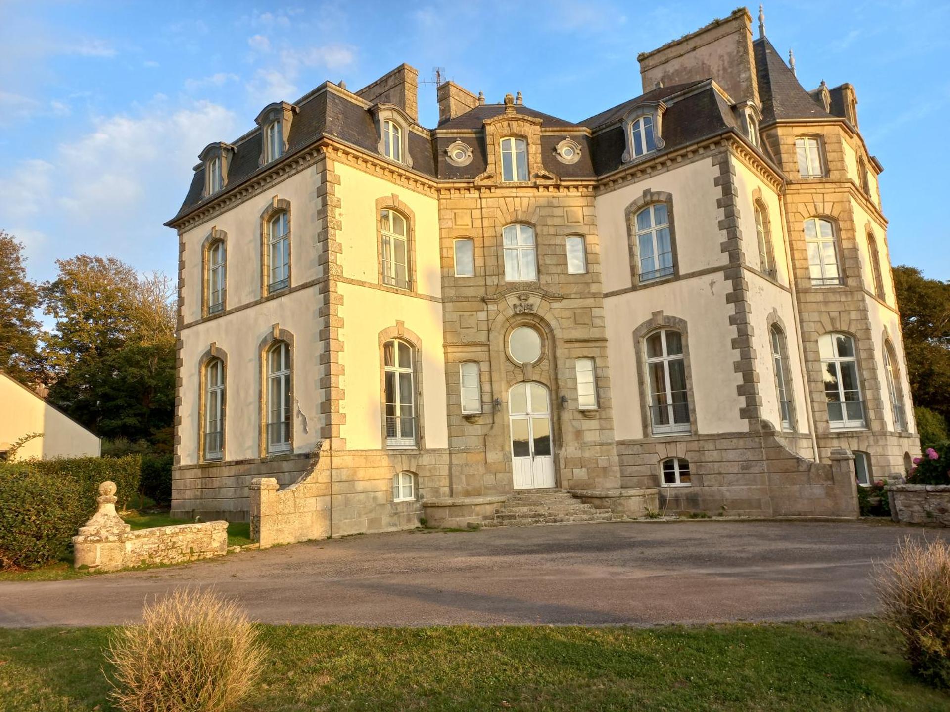 jolie maison au château