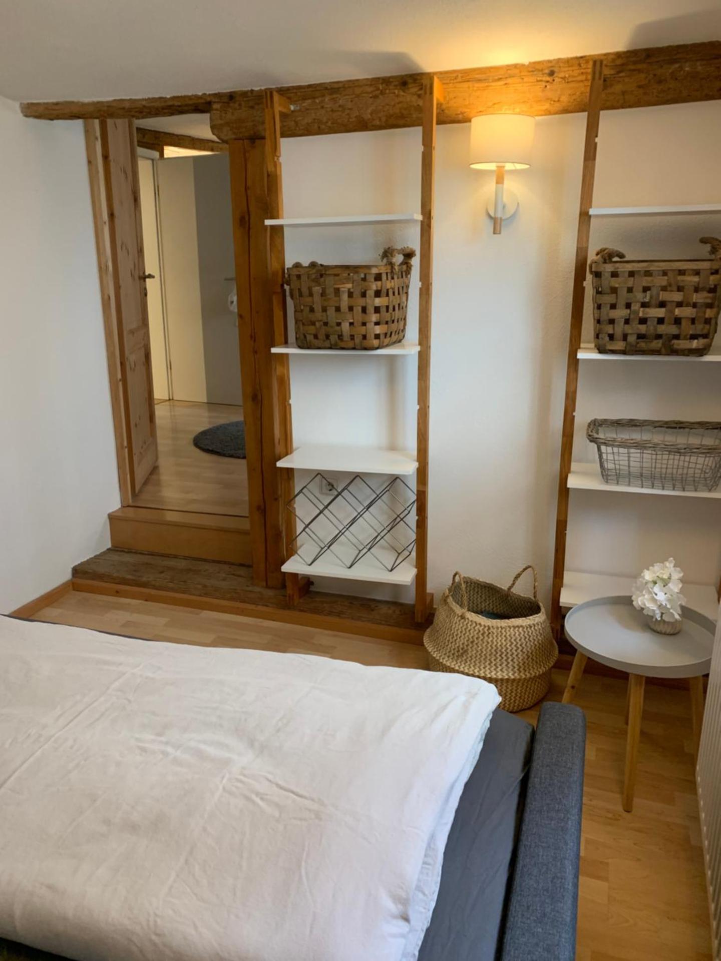 Zentrale Altbauwohnung mit Flair