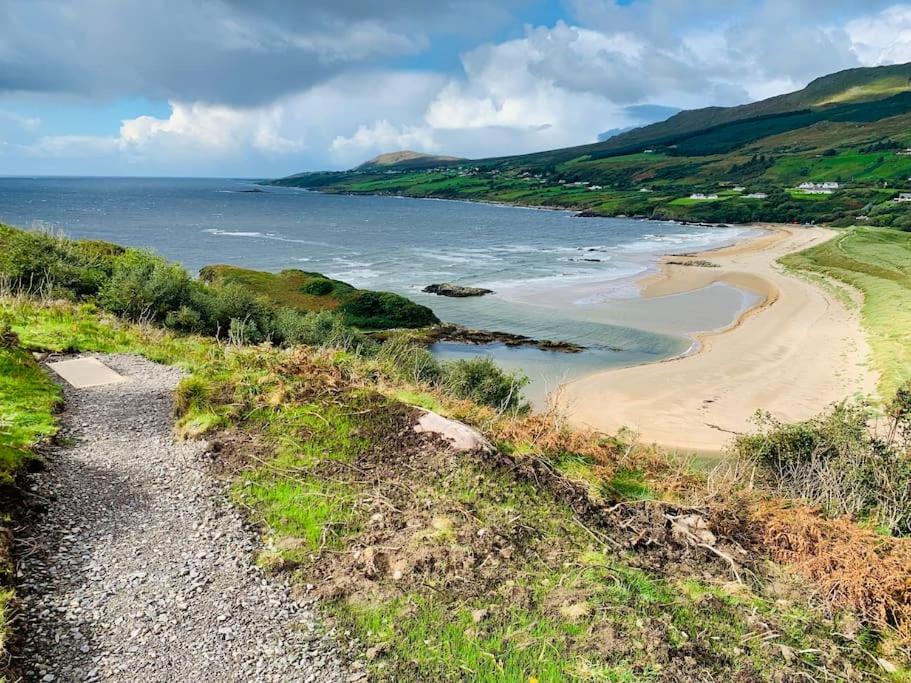 Cosy Studio Cabin set in nature with stove