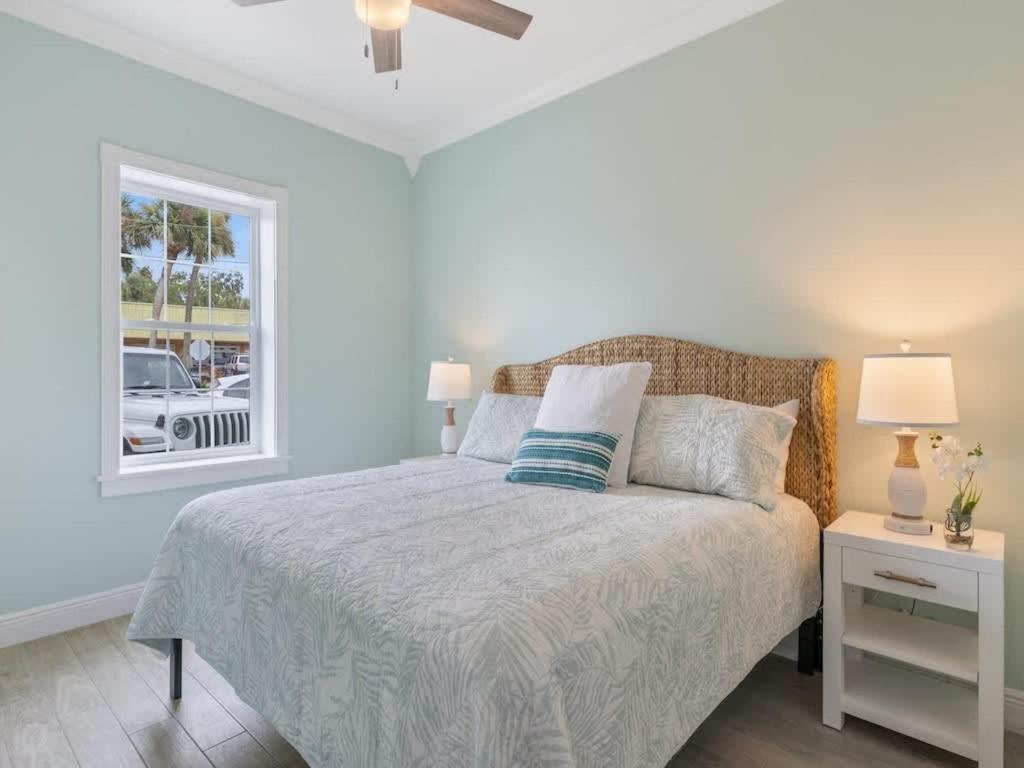 Cozy first floor waterside condo