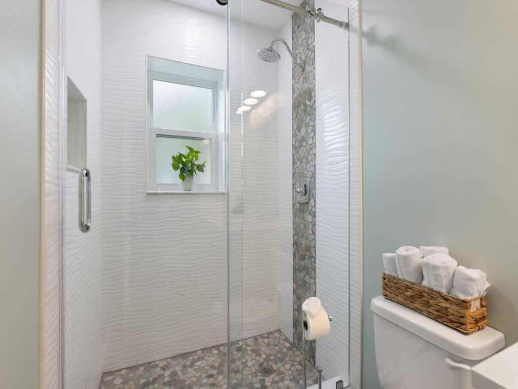 Cozy first floor waterside condo