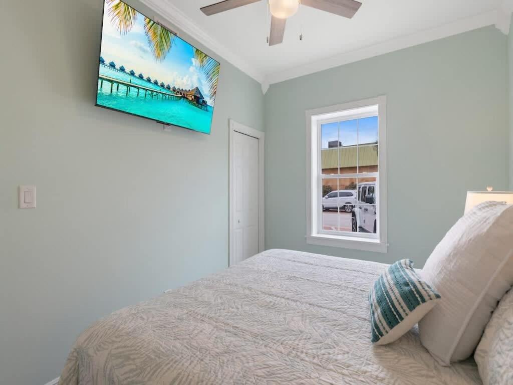 Cozy first floor waterside condo