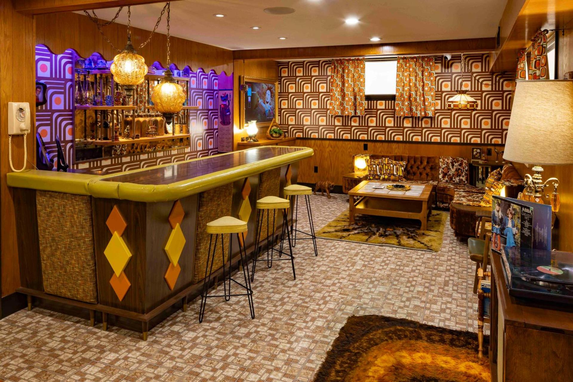 Communal lounge/ TV room