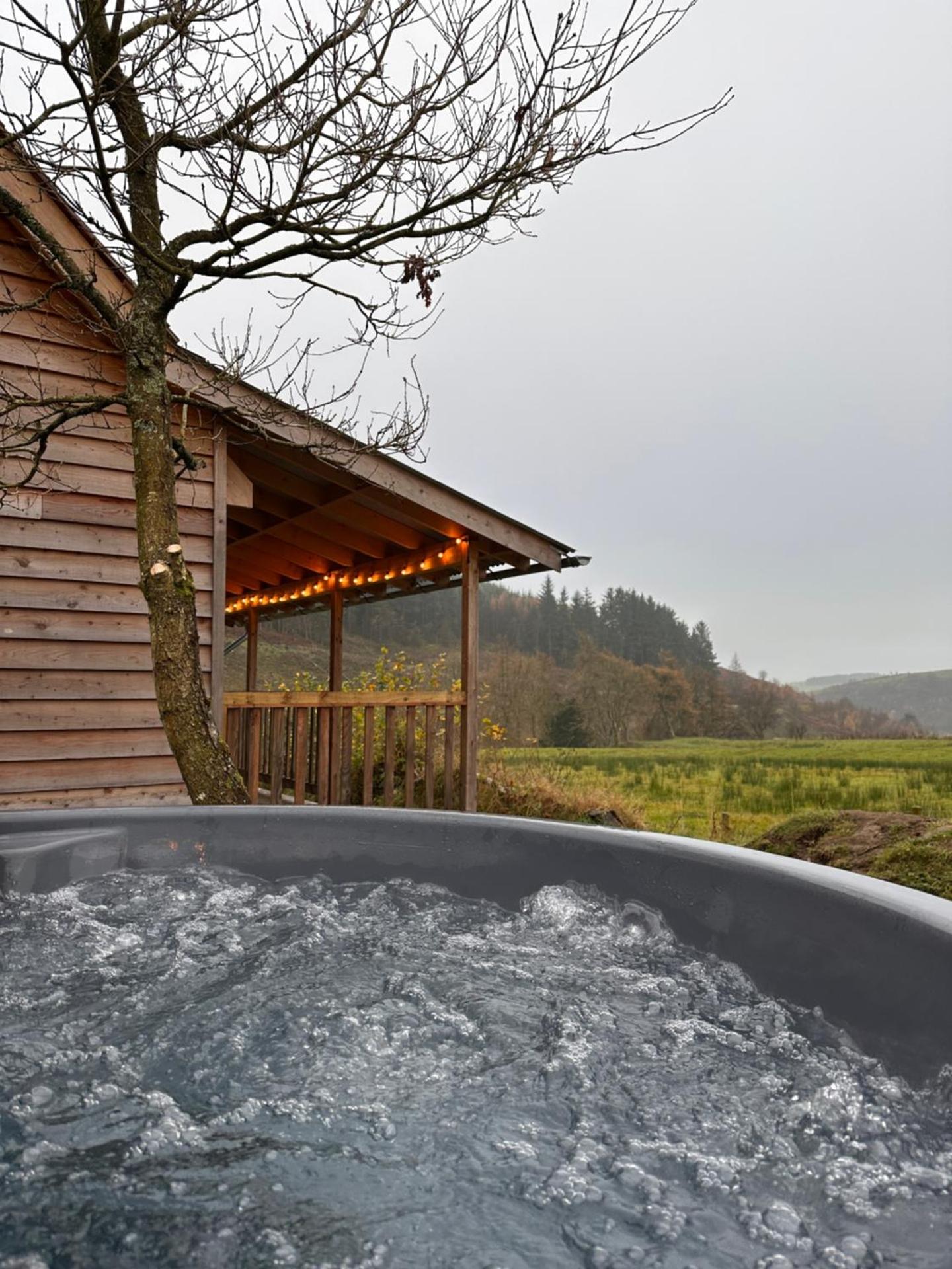 Woolly Wood Cabins - Bryn