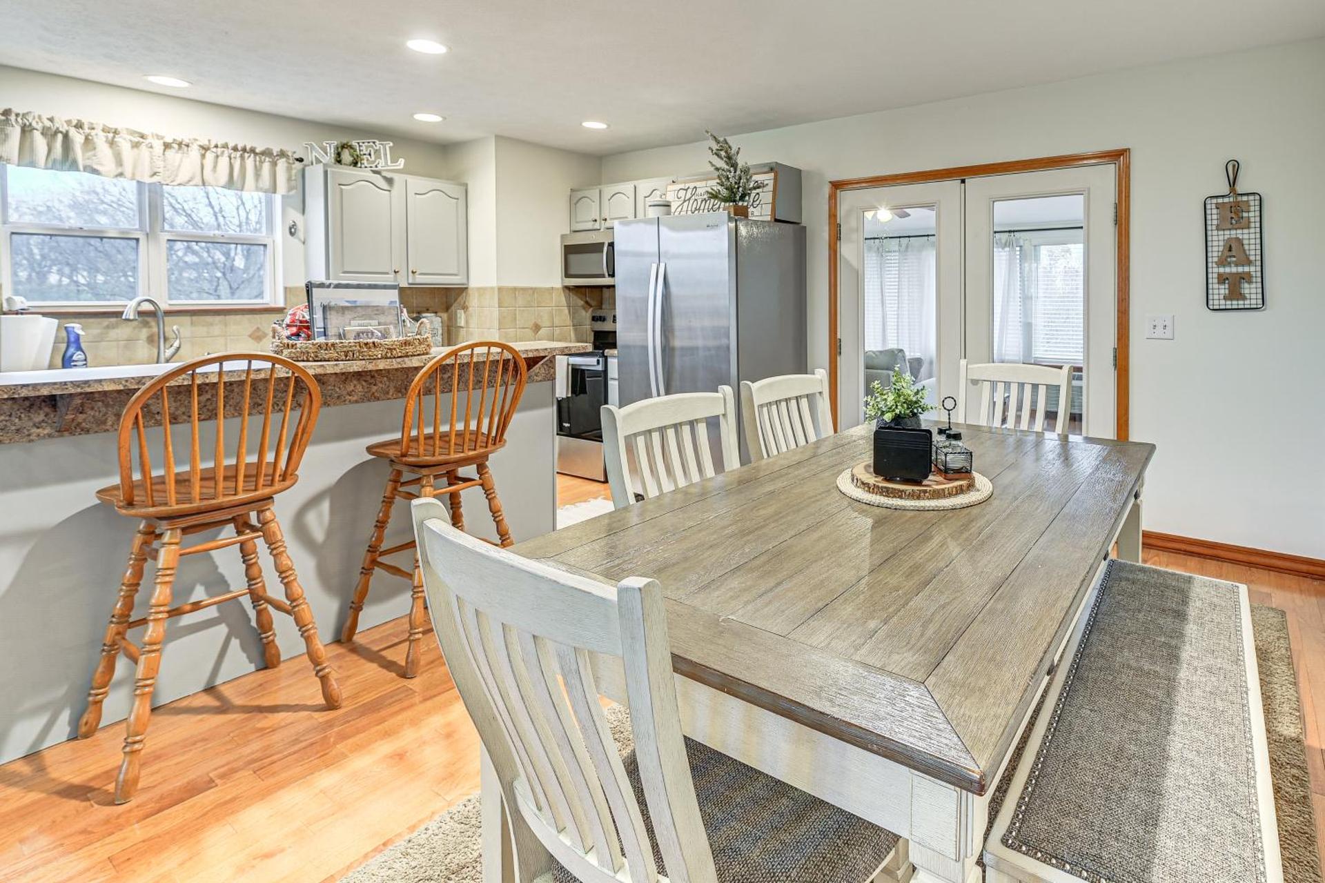 Williamstown Gem with Private Pool and Hot Tub!