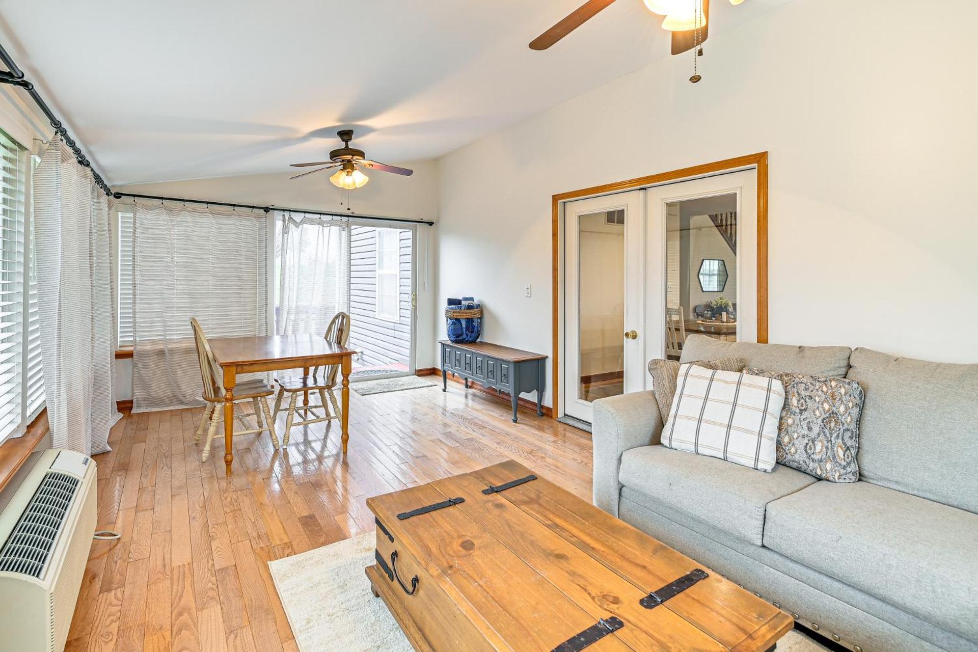 Williamstown Gem with Private Pool and Hot Tub!