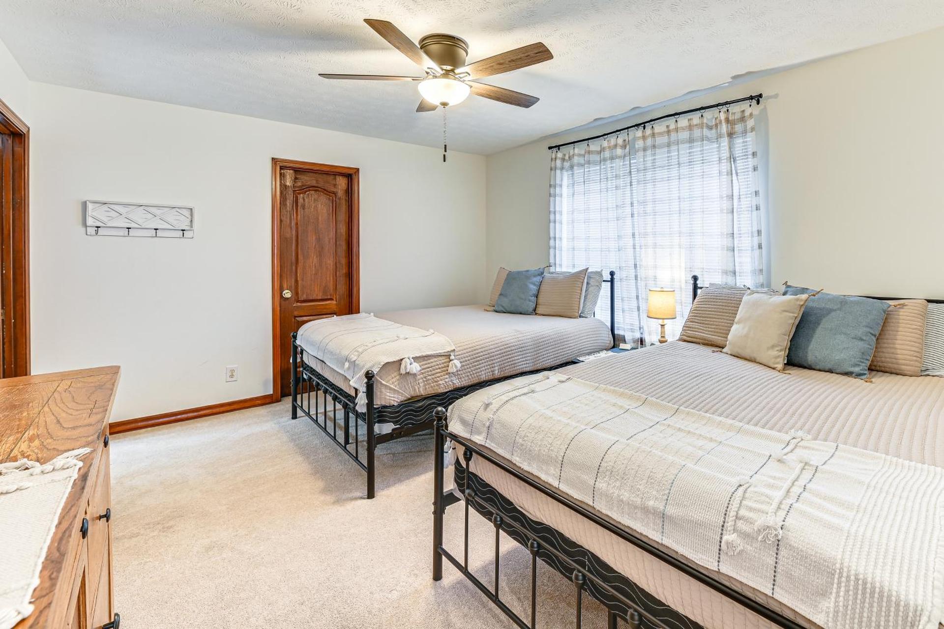 Williamstown Gem with Private Pool and Hot Tub!