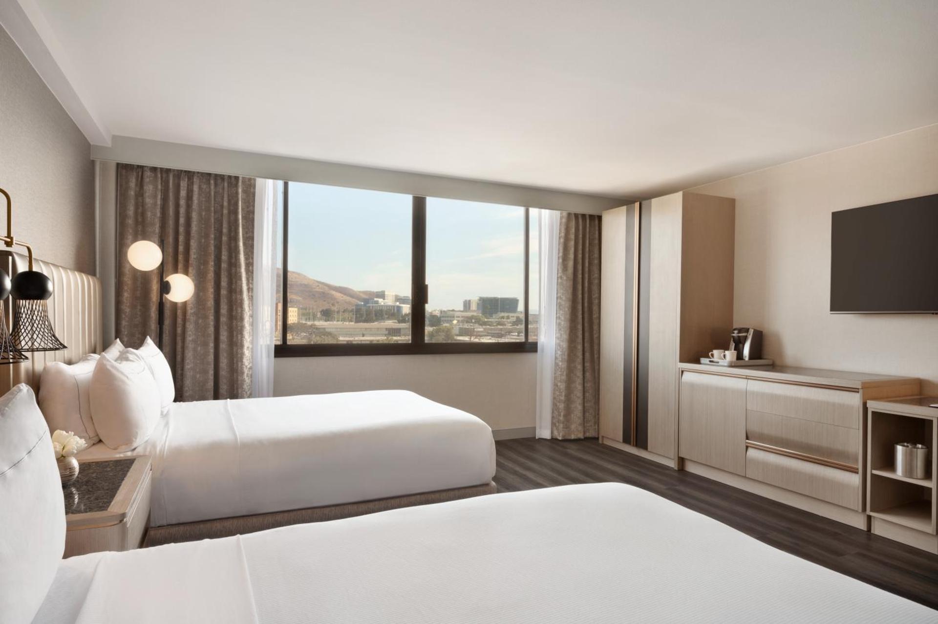 Deluxe Queen Room with Two Queen Beds - Mobility/Hearing Accessible